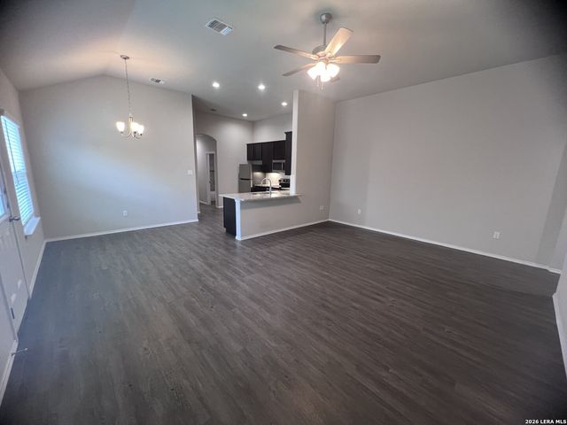 636 Heathers Way, Seguin, TX 78155