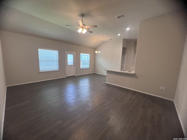 636 Heathers Way, Seguin, TX 78155