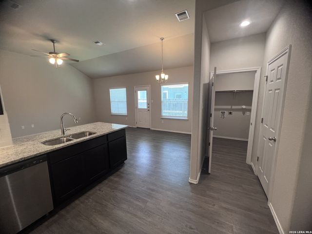 636 Heathers Way, Seguin, TX 78155