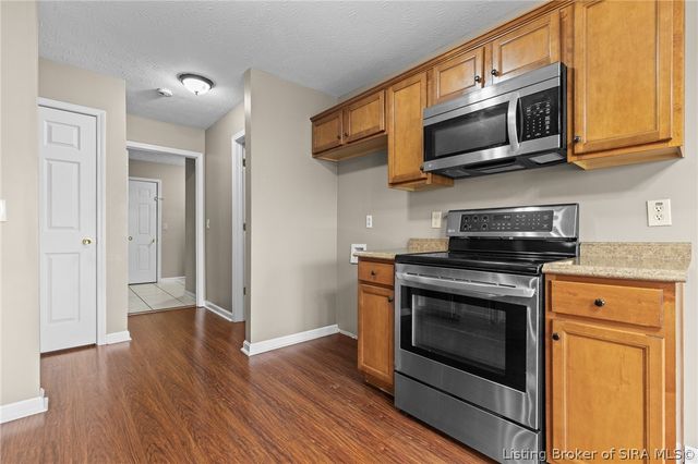 4220 Silver Glade Trail, Sellersburg, IN 47172