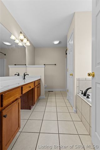 4220 Silver Glade Trail, Sellersburg, IN 47172