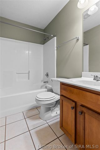 4220 Silver Glade Trail, Sellersburg, IN 47172