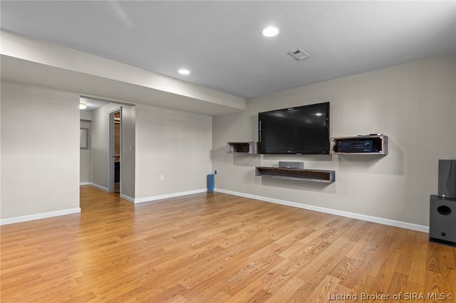 4220 Silver Glade Trail, Sellersburg, IN 47172