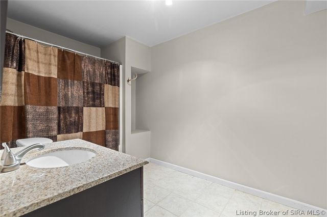 4220 Silver Glade Trail, Sellersburg, IN 47172