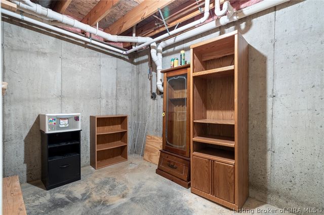 4220 Silver Glade Trail, Sellersburg, IN 47172