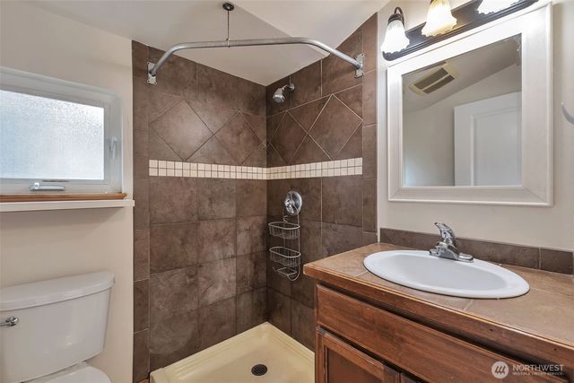 2221 E Spruce Street, Seattle, WA 98122