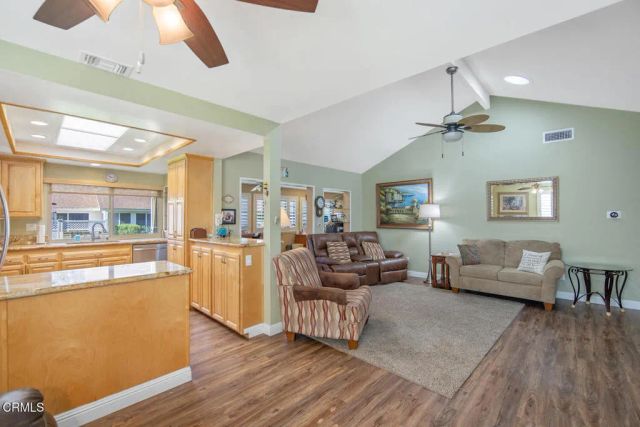 42112 Village 42, Camarillo, CA 93012