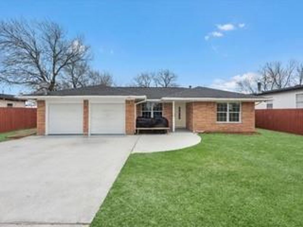 2716 Southmore Avenue, Pasadena, TX 77502