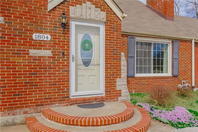 1804 W Liberty Drive, Liberty, MO 64068