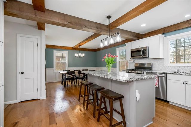 1804 W Liberty Drive, Liberty, MO 64068