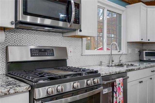 1804 W Liberty Drive, Liberty, MO 64068