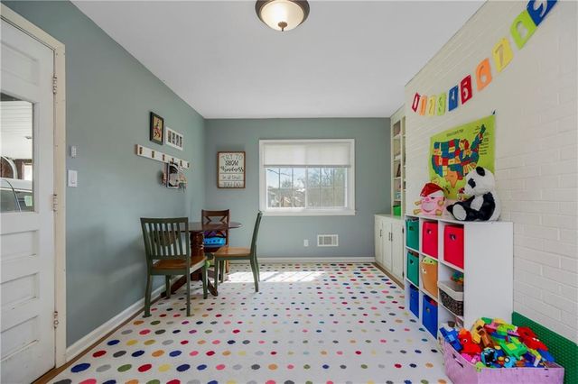 1804 W Liberty Drive, Liberty, MO 64068