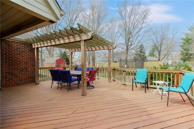 1804 W Liberty Drive, Liberty, MO 64068