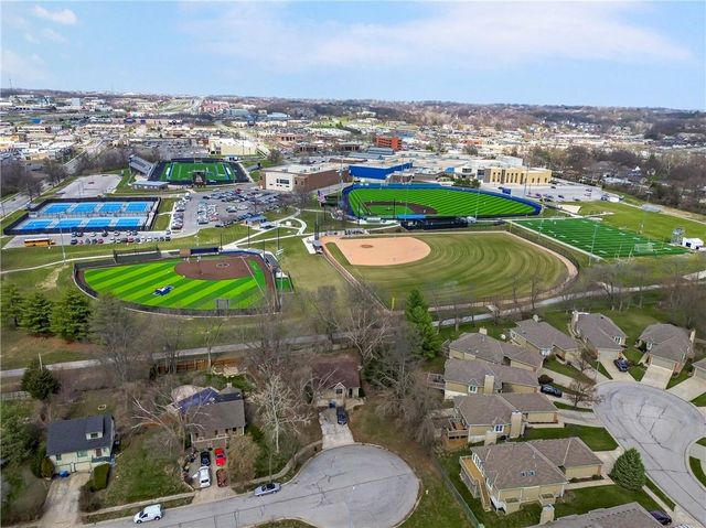 1804 W Liberty Drive, Liberty, MO 64068