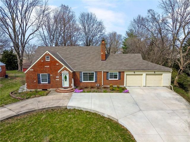 1804 W Liberty Drive, Liberty, MO 64068