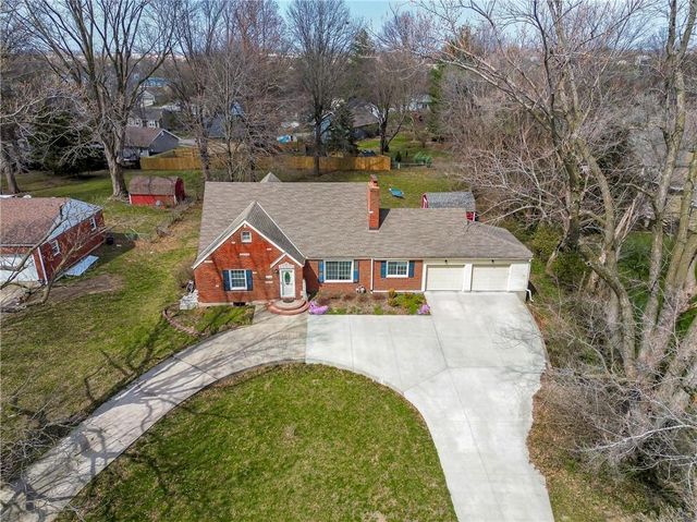 1804 W Liberty Drive, Liberty, MO 64068