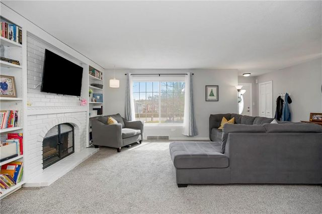 1804 W Liberty Drive, Liberty, MO 64068