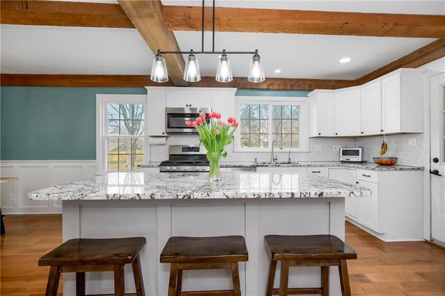 1804 W Liberty Drive, Liberty, MO 64068