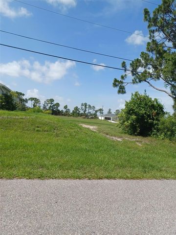 2314 NE 36th ST, Cape Coral, FL 33909