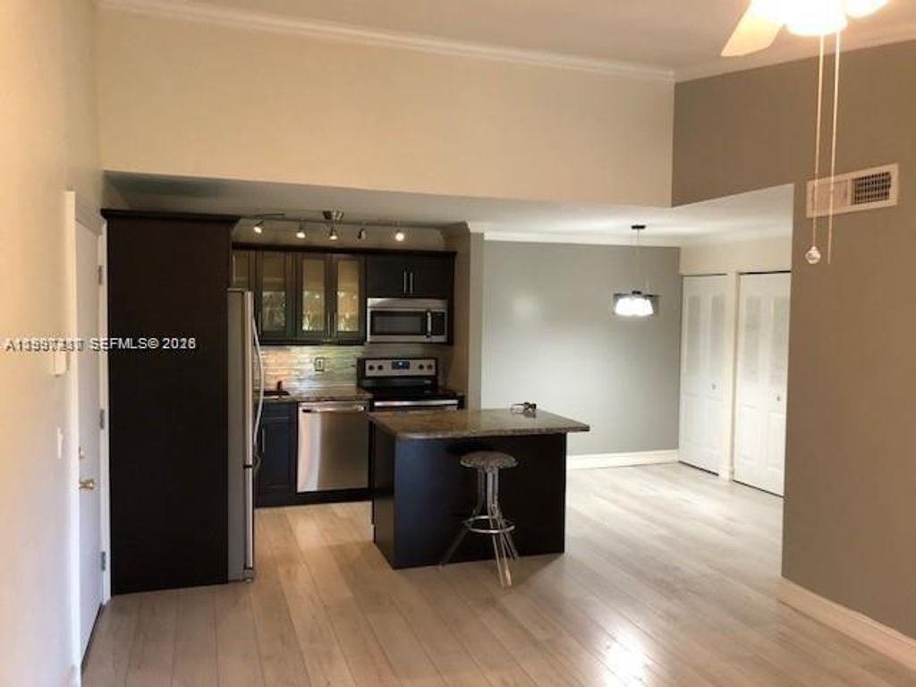 10733 Cleary Blvd 304, Plantation, FL 33324