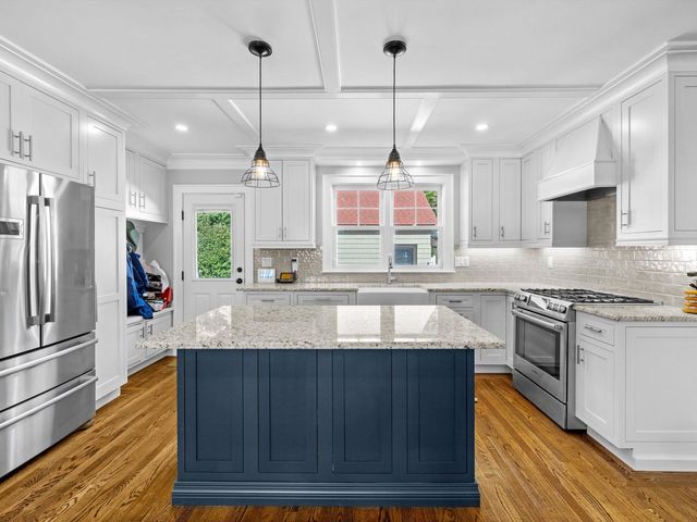 732 W Roxbury Pkwy, Boston, MA 02131