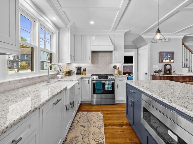 732 W Roxbury Pkwy, Boston, MA 02131