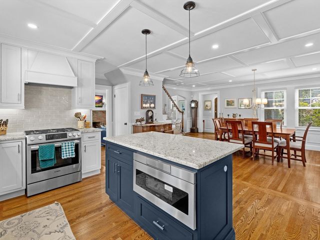 732 W Roxbury Pkwy, Boston, MA 02131