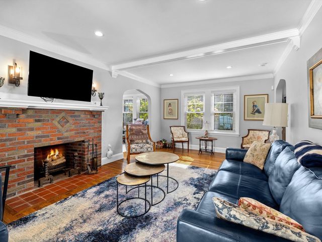 732 W Roxbury Pkwy, Boston, MA 02131