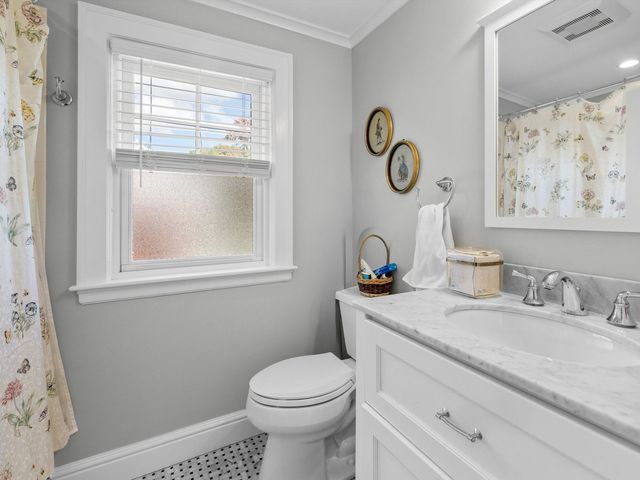 732 W Roxbury Pkwy, Boston, MA 02131