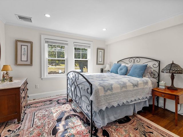 732 W Roxbury Pkwy, Boston, MA 02131