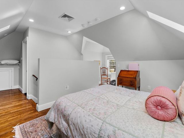 732 W Roxbury Pkwy, Boston, MA 02131