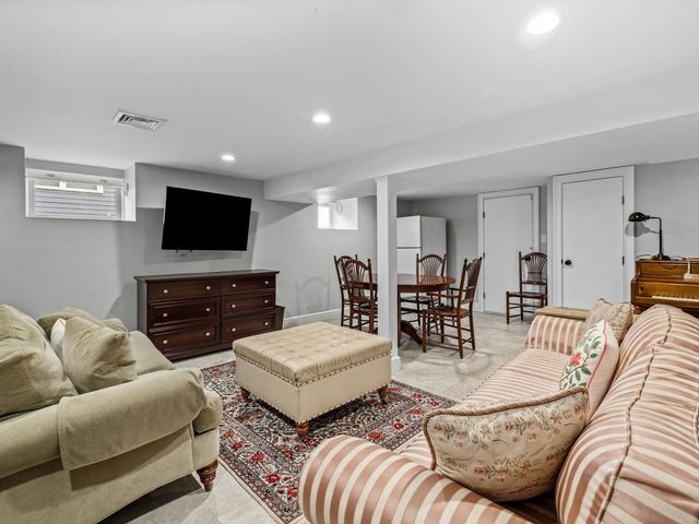 732 W Roxbury Pkwy, Boston, MA 02131
