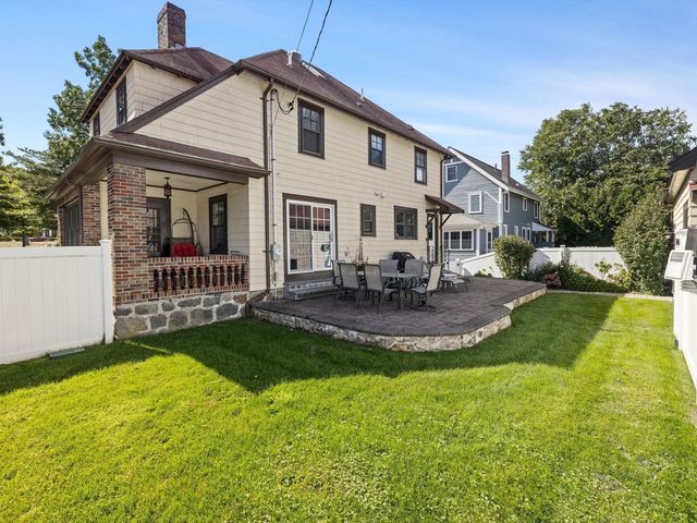 732 W Roxbury Pkwy, Boston, MA 02131