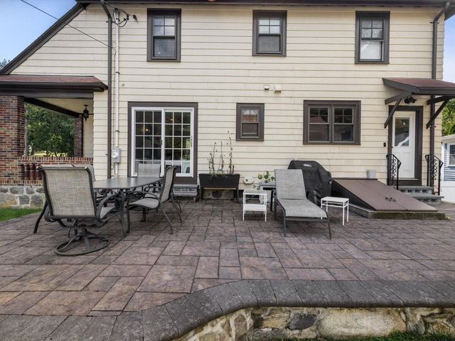 732 W Roxbury Pkwy, Boston, MA 02131