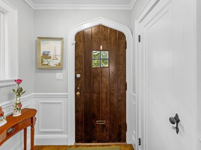 732 W Roxbury Pkwy, Boston, MA 02131