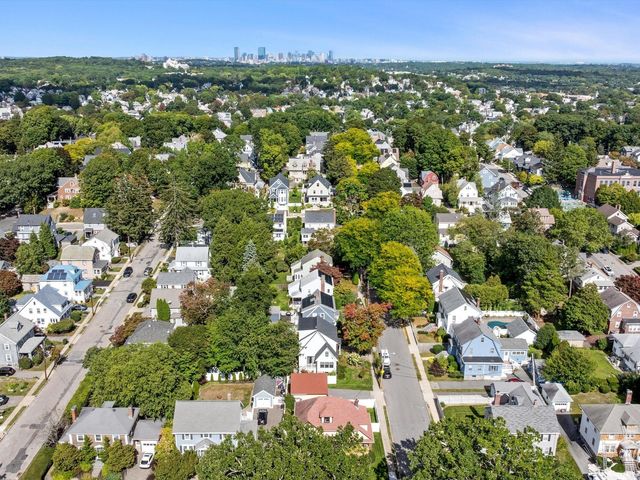 732 W Roxbury Pkwy, Boston, MA 02131