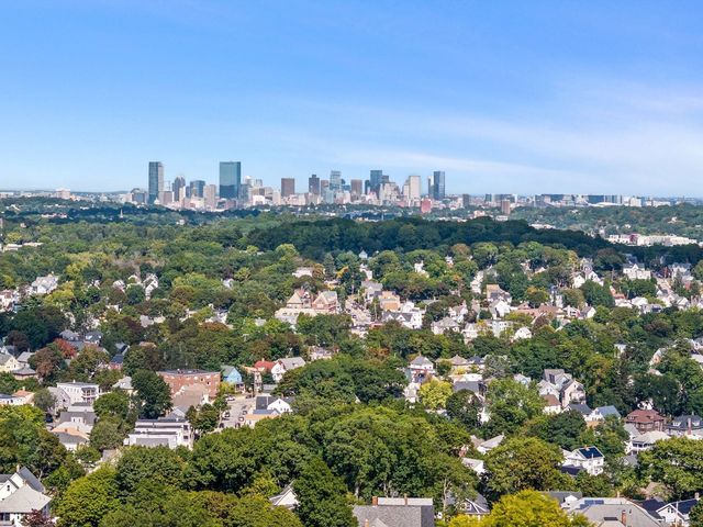 732 W Roxbury Pkwy, Boston, MA 02131