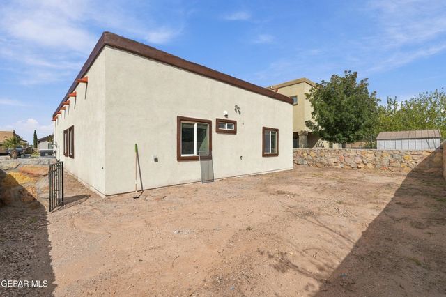 13474 BRADFORD Street, Horizon City, TX 79928