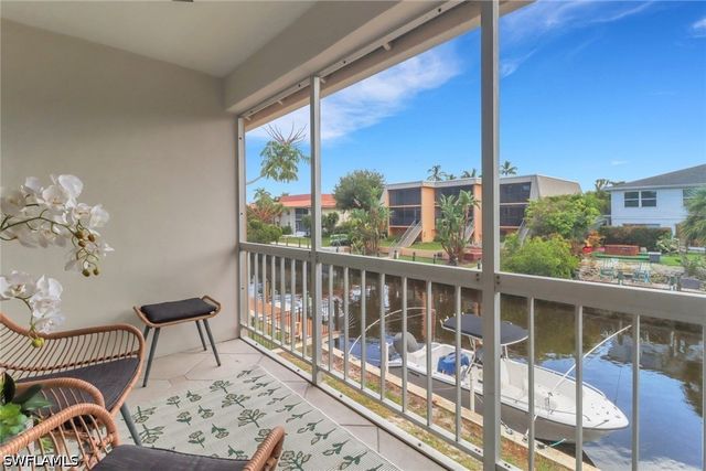 1195 Clam CT 202, Naples, FL 34102