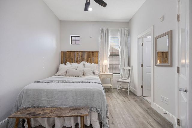 2110 Shearn Street 11, Houston, TX 77007