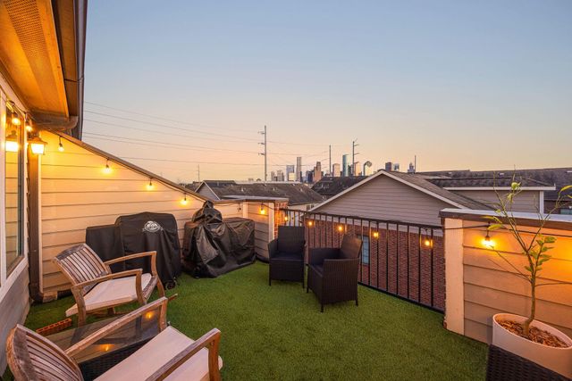 2110 Shearn Street 11, Houston, TX 77007