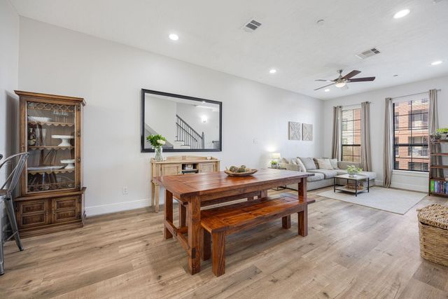 2110 Shearn Street 11, Houston, TX 77007