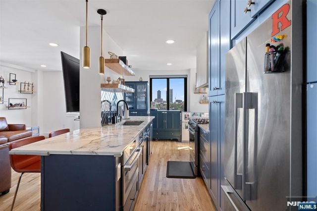 205 10th Street 6X, Jersey City, NJ 07302
