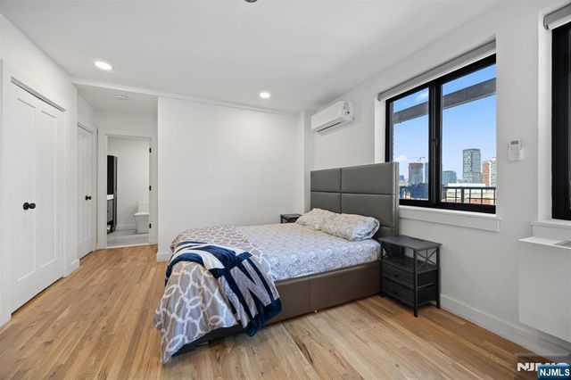 205 10th Street 6X, Jersey City, NJ 07302
