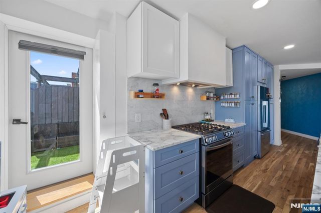 205 10th Street 6X, Jersey City, NJ 07302