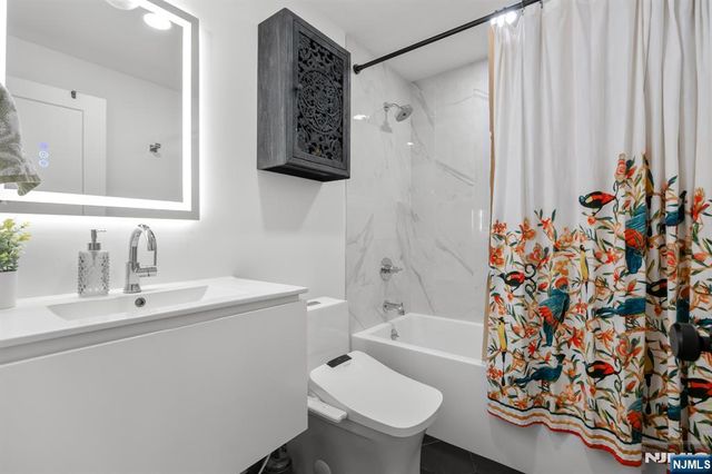 205 10th Street 6X, Jersey City, NJ 07302