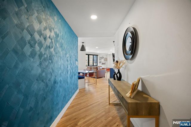 205 10th Street 6X, Jersey City, NJ 07302