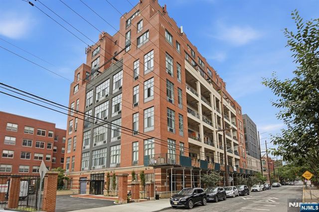 205 10th Street 6X, Jersey City, NJ 07302