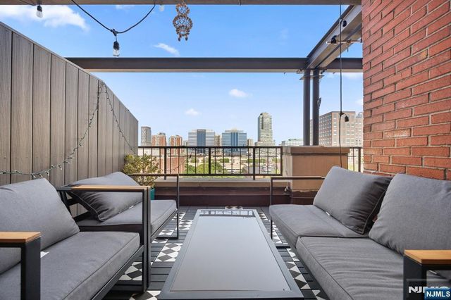 205 10th Street 6X, Jersey City, NJ 07302