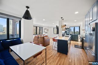 205 10th Street 6X, Jersey City, NJ 07302
